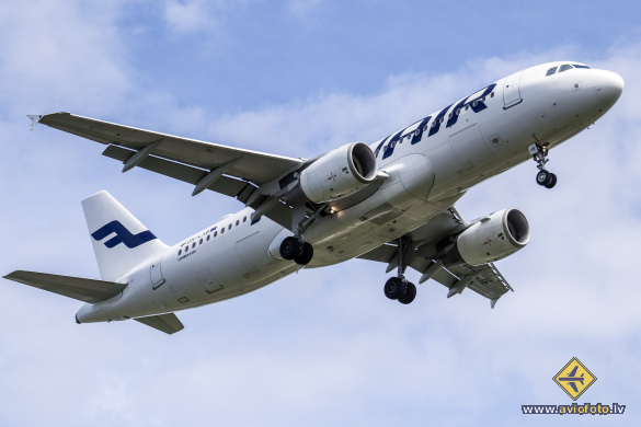 Airbus A320-214